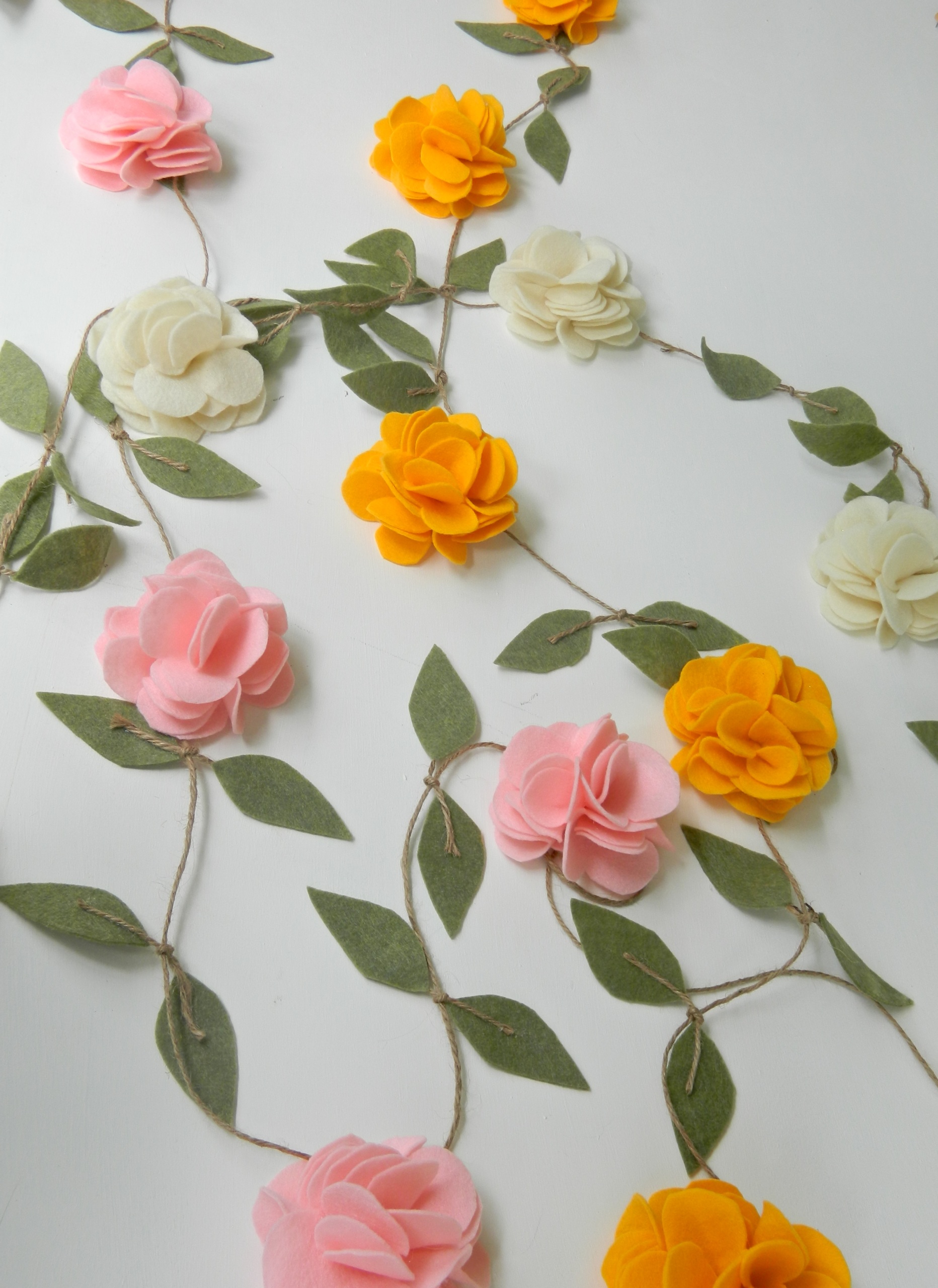 PINK ROSES GARLAND // Felt Flower Garland // Floral Garland